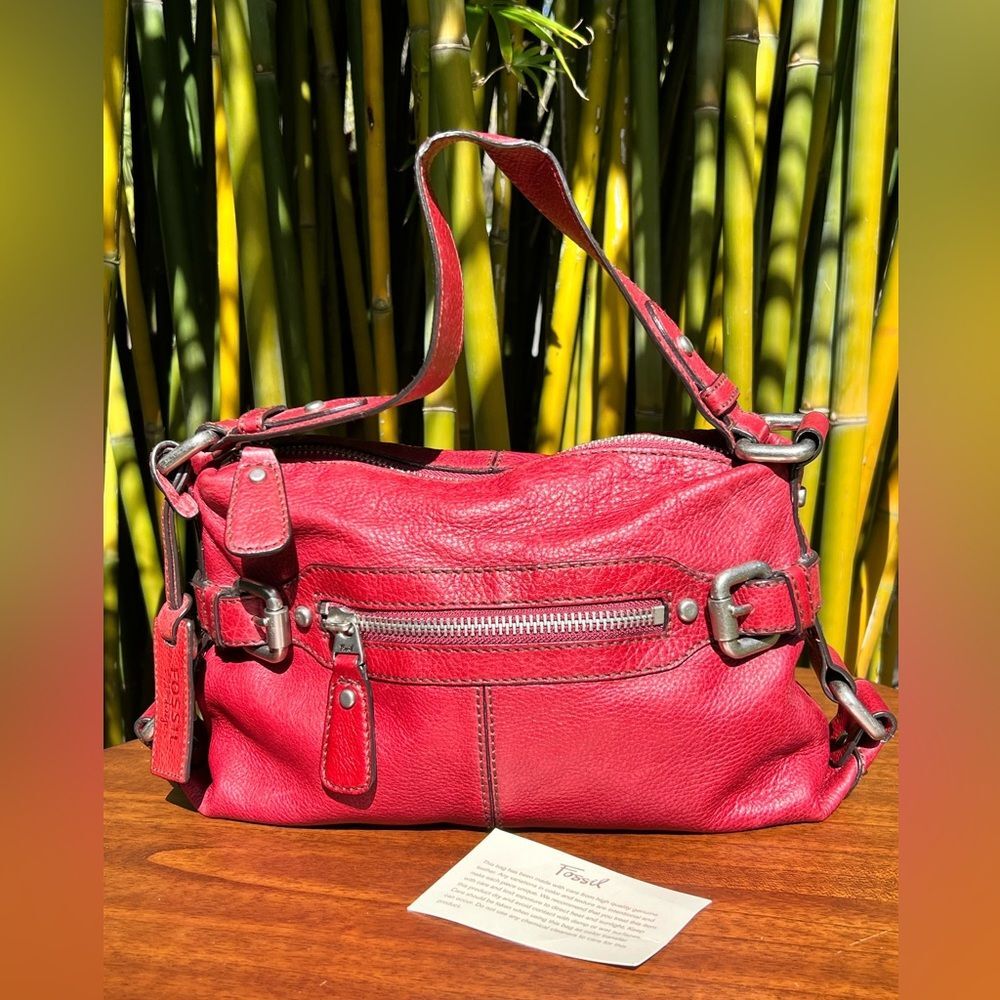 FOSSIL Vintage red bag 🔥 excellent condition 🔥 beautiful 🔥